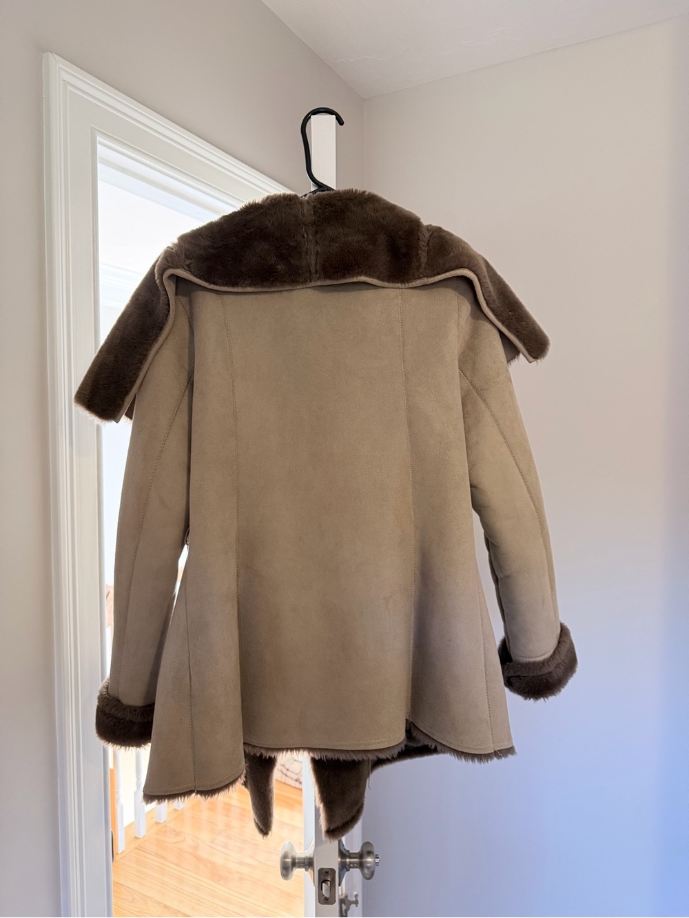Jennifer Lopez Faux Shearling Waterfall Coat – Size M - Picture 3 of 5